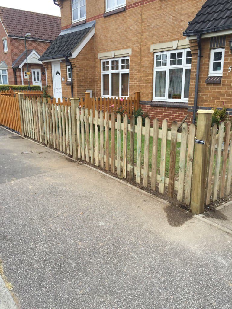 timber-palisade-fence timber posts picket fence kent